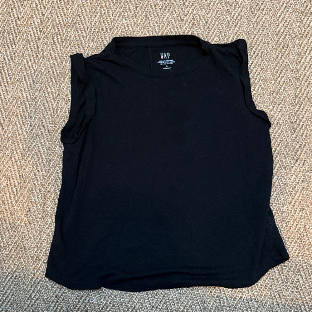 GAP Black Sleeveless Crewneck Muscle Tee
